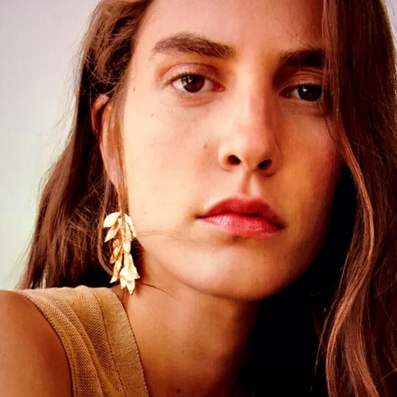 🌿Shimmering Vine Earrings🌿 - Picture 2 of 8